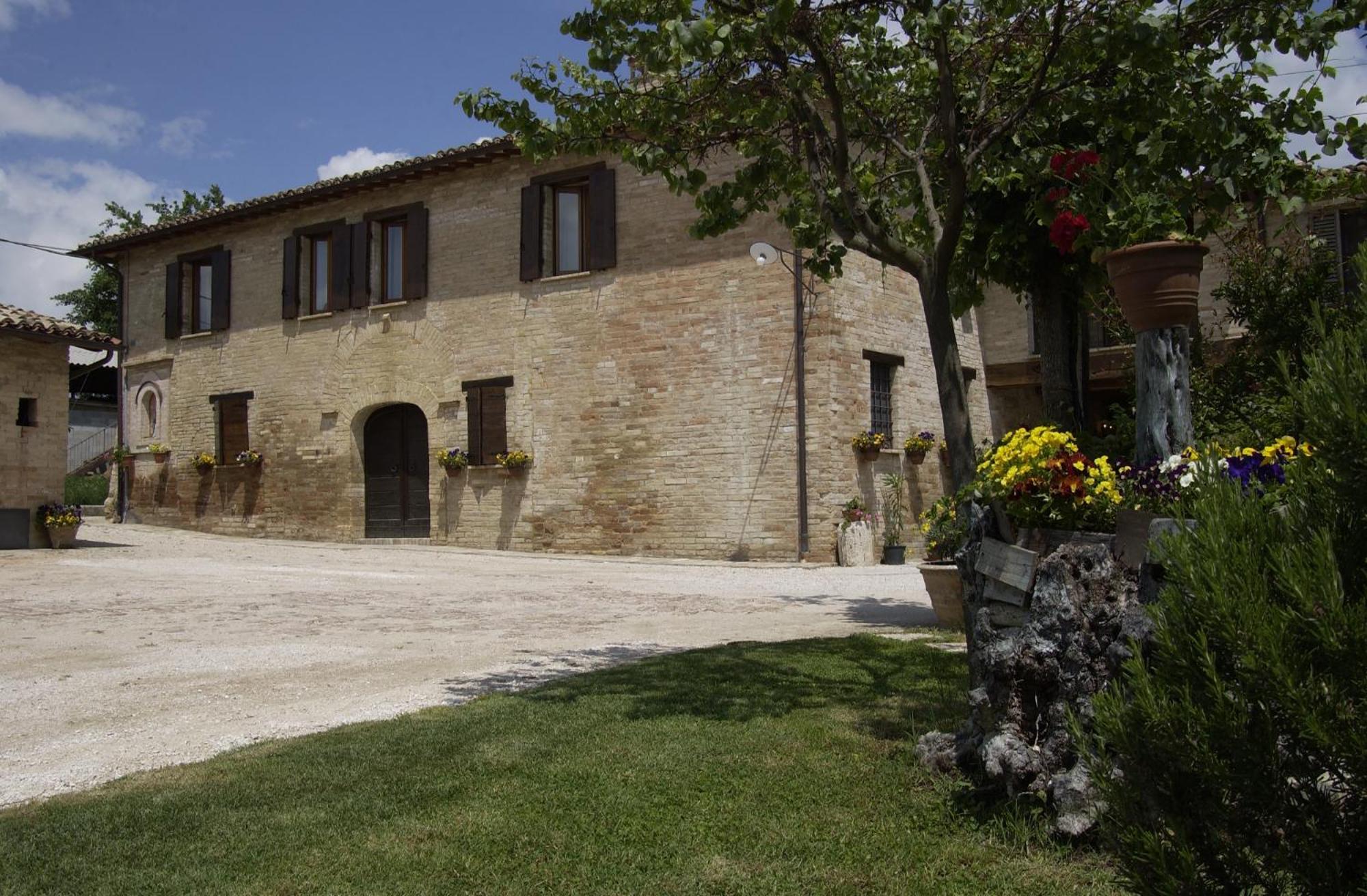 Agriturismo Il Borghetto モンテファルコ エクステリア 写真